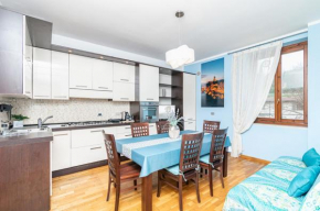 Into the Blu Apartment with private parking! Siena